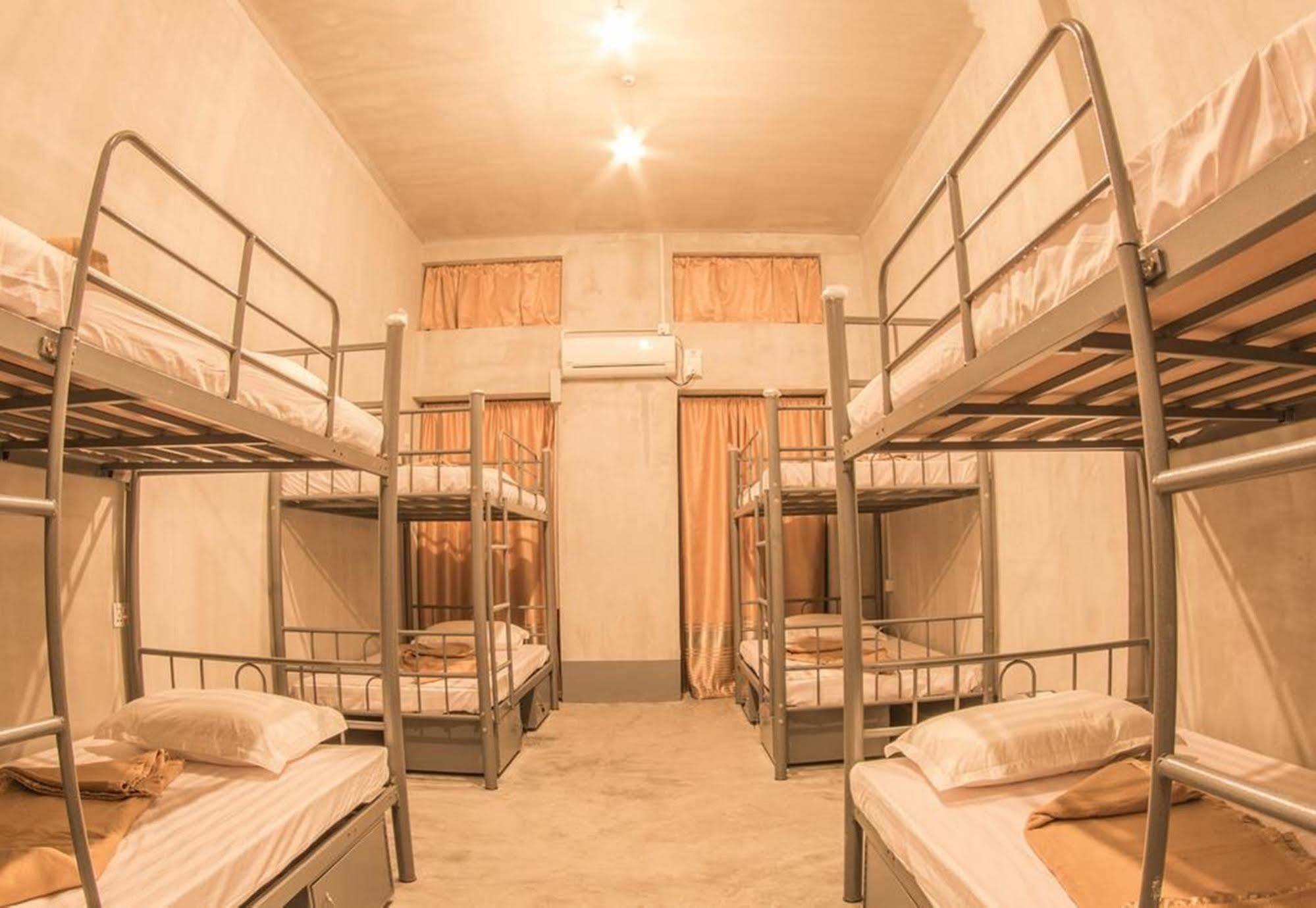 Shwe Yo Vintage Hostel Gyogon Exterior foto