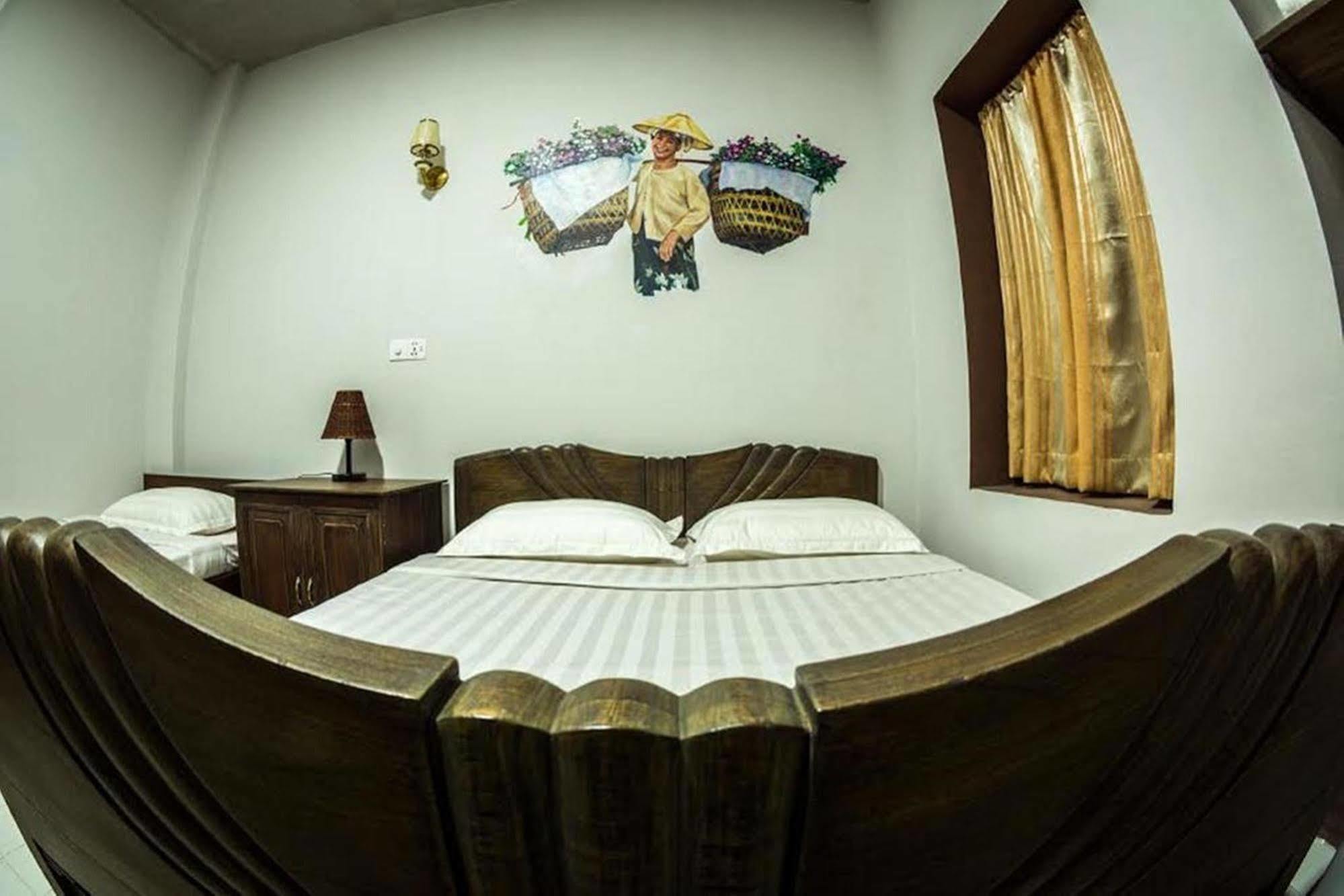 Shwe Yo Vintage Hostel Gyogon Exterior foto