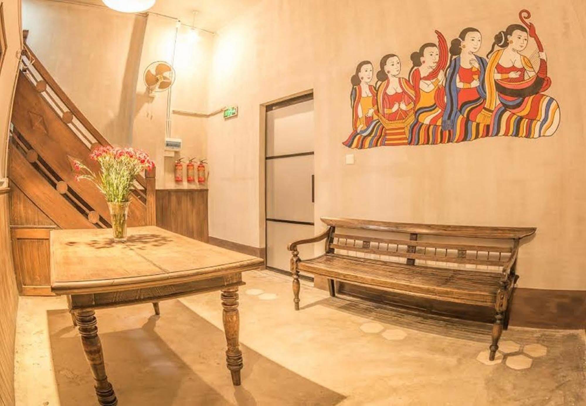 Shwe Yo Vintage Hostel Gyogon Exterior foto